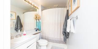 400 North Clinton Street Gallery 13