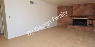 Spacious 3 Bed 2 Bath Eastside Home w/Huge Yard & Fireplace Gallery 10