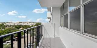 Grand Island Square - 3 Miles to Aventura Mall Gallery 95