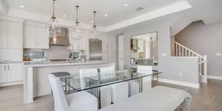 710 E Avenue Gallery 14