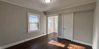 Spacious 2BR + Den with Huge Deck & Hardwood Floors Gallery 15