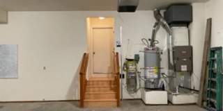 -Spacious 4 Bed 2.5 Bath, House, with Hew Hardwood Floors throughout - Gallery 27