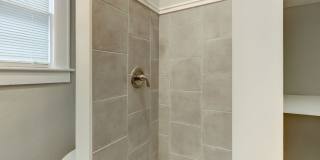 Newly Renovated 2BR/1BA Home In Downtown Savannah Gallery 15