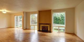 Bright spacious 4-bedroom 2.5 bath home in Bellevue Gallery 5