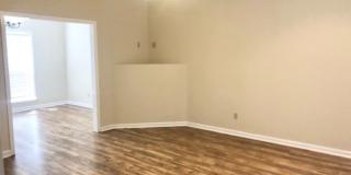 3 Bedroom, 2.5 Bath Townhome Gallery 1