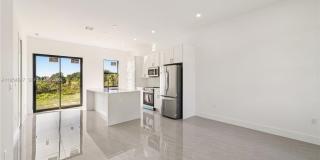 4402 E 19th Street Gallery 7