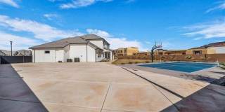 Custom 6 Bedroom Home in Great Location. Gallery 34
