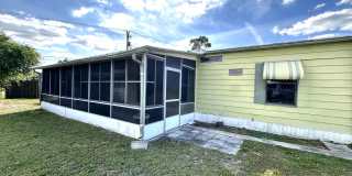 FIRST MONTH RENT FREE! Cute and Quiet 2/2 in N. Ft. Myers Gallery 23