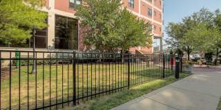 One Bedroom Unit in Wonderful Western Auto Lofts Gallery 34