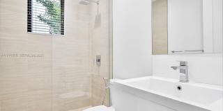 332 Balboa St Gallery 37