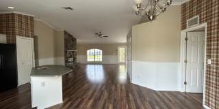 Unique 3/2 + Den home in great location Gallery 7