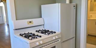 Large 1 bedroom Historic condo - Top Floor unit with a charming interior-  Available now! Gallery 12