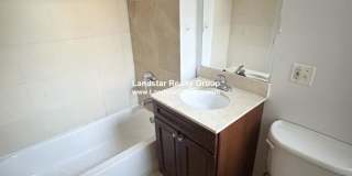7460 North Greenview Gallery 5