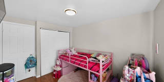 2523 Robinson Place Gallery 16