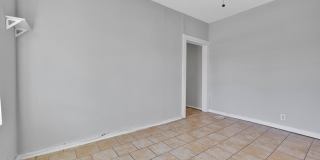 Duplex for Rent in the Heart of SA! Gallery 6