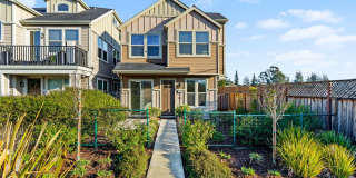 2 bed 2.5 bath + Bonus Room Newer Construction Home Available Now! 2 bed 2.5 bath + Bonus Room Newer Construction Home Available Now! Gallery 1