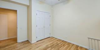 2320 N Southport Ave Gallery 16