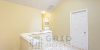 Spacious 3 Bedroom, 2.5 Bath Townhome Available in Hillsboro - 2 Car Garage! Spacious 3 Bedroom, 2.5 Bath Townhome Available in Hillsboro - 2 Car Garage! Gallery 10