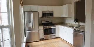A gorgeous townhouse with one-car garage in a desired community in Germantown! Gallery 9