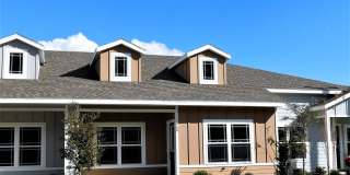 EXECUTIVE RENTAL, RESORT-STYLE LIVING! Gallery 1