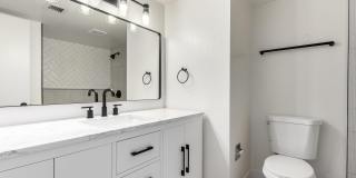 4848 N Woodmere Fairway Gallery 13