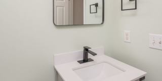 **BE THE LUCKY ONE TO LIVE IN THIS UPDATED NASHVILLE/ BELLEVUE HOME** Gallery 29