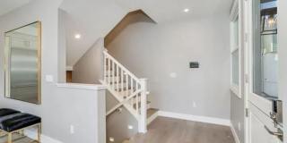 710 E Avenue Gallery 25