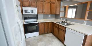 Gorgeous home on corner lot with fenced yard! Gallery 8