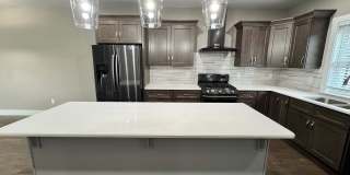 3 Bed, 3.5 Bath Home w/ 2 Car Garage and Lake Views Gallery 11