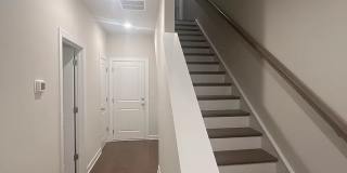 Room in 3 Bedroom Home at Memorial Pkwy Gallery 4