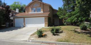 4 Bed, 2.5 Bath Home with 3-Car Garage in Clovis Unified School District Gallery 3