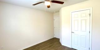 AVAILABLE NOW!!! Lake Life Meets Modern Comfort in Kingsland! Gallery 8
