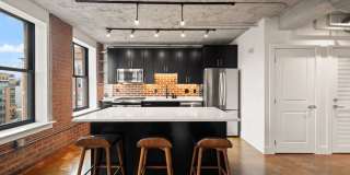 Fully Furnished Designer Loft with Parking & Monument Views! Gallery 15