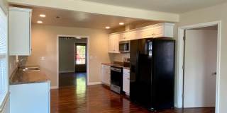 Charming 2bdrm, 1.bath house with garage, workshop space and large yard Charming 2bdrm, 1.bath house with garage, workshop space and large yard Gallery 3