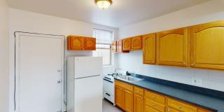 5528 S. Cornell Avenue Gallery 8