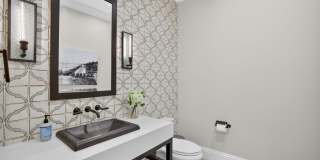 2425 Delmar Place Gallery 31