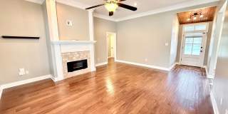 3 Bed, 2 Bath Home with Large Backyard in Fairmont Subdivision 3 Bed, 2 Bath Home with Large Backyard in Fairmont Subdivision Gallery 5