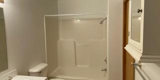 Spacious 3-bedroom/1 bath duplex in Albany! Gallery 9