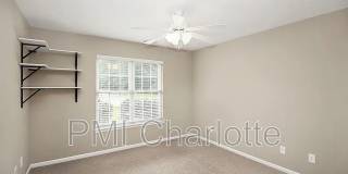 Room in 3 Bedroom Home at S Ridge Ave Gallery 8