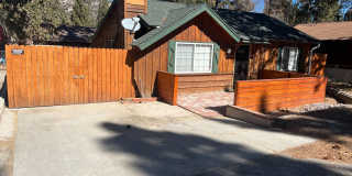 Charming Big Bear Cabin Gallery 1