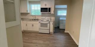 Charming Fully Renovated 2BR/1BA Near Both Hospitals – Washer/Dryer Included! Gallery 10