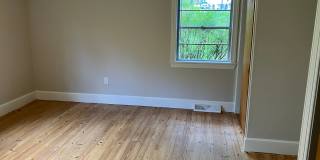 3 BR/3 BA Home with Large Yard Gallery 24