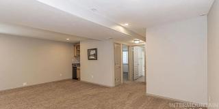 2221 Frontier Drive Gallery 25