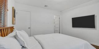 1006 N Crescent Heights Blvd Gallery 19