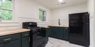 Recently Renovated 2 Bedroom Apartment in Duckpond Gallery 10
