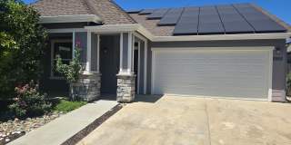Beautiful 4 bedroom 2 bath custom home Gallery 1