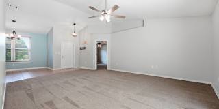 Your Own Backyard Oasis – 3 Bedroom Pool Home in South Crestview! Gallery 11