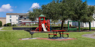 Royal Estates Gallery 76