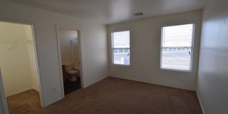 Spacious 3-Bedroom Henderson Home with Dual Garages! Gallery 35