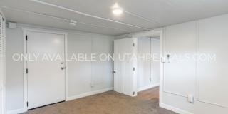 233 W 400 N Gallery 8